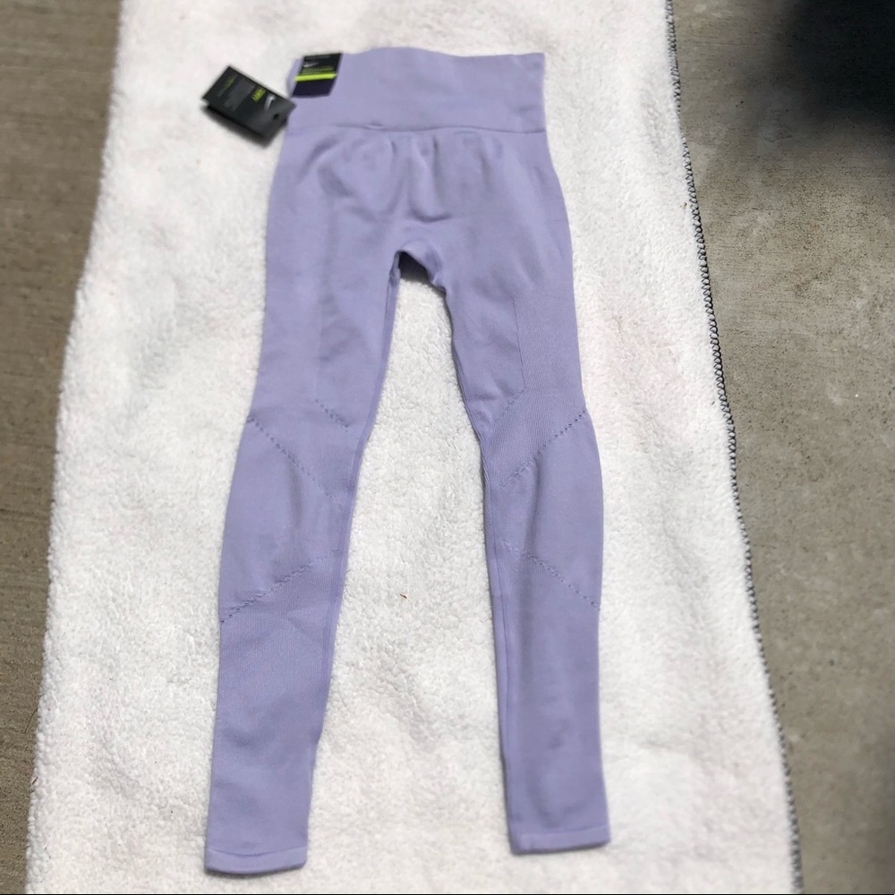 NWT Nike Sculpt Fit Light Purple Leggings - Picture 6 of 10